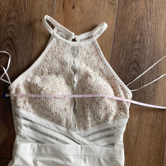 Form fitting midi dress - Picture 11 of 16